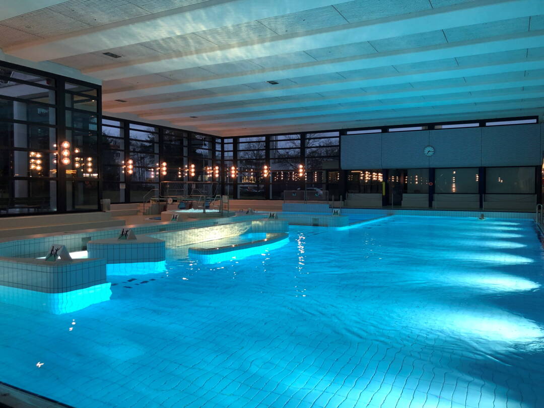hallenbad.jpg